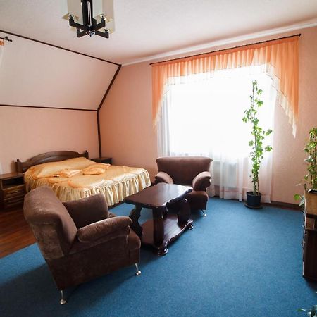 Hotel On Khmelnytskogo 8 Харків Екстер'єр фото