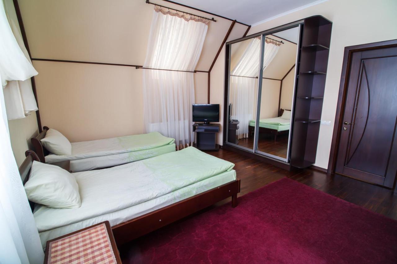 Hotel On Khmelnytskogo 8 Харків Екстер'єр фото