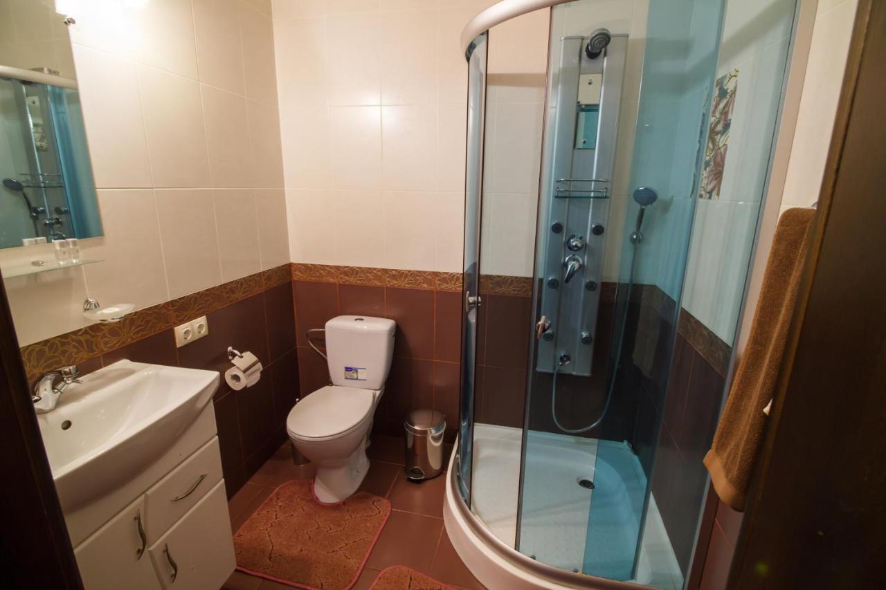 Hotel On Khmelnytskogo 8 Харків Екстер'єр фото
