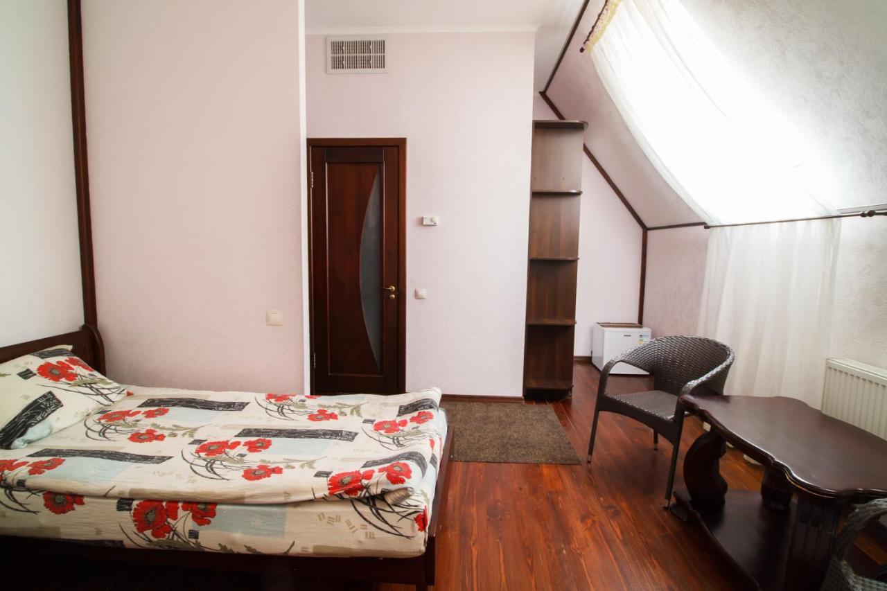 Hotel On Khmelnytskogo 8 Харків Екстер'єр фото